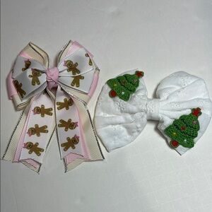 Christmas Holiday Hair Bows Gingerbread and Tree Design Set of 2